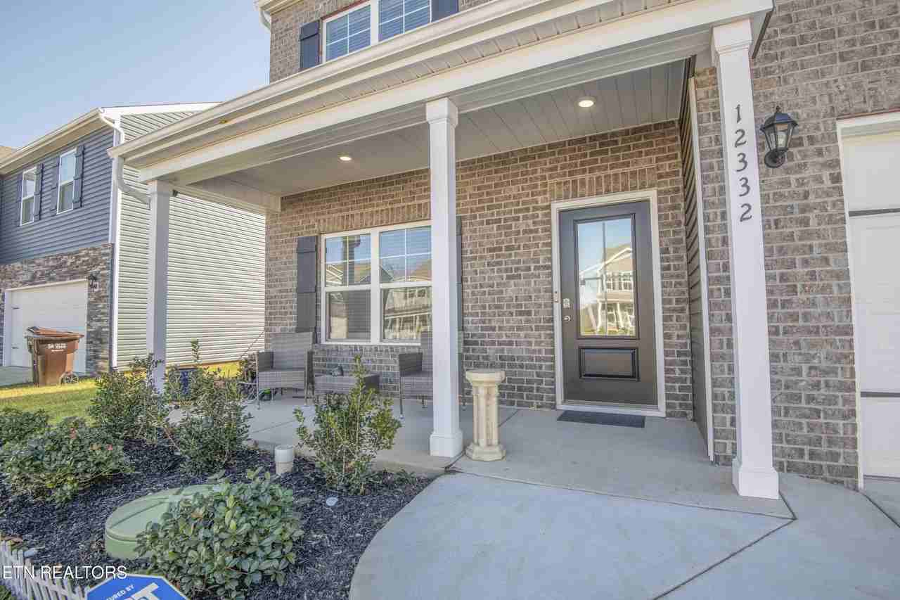 12332 Manhattan Ln - Photo 3 of 50