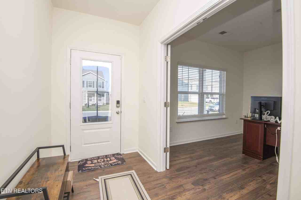 12332 Manhattan Ln - Photo 4 of 50