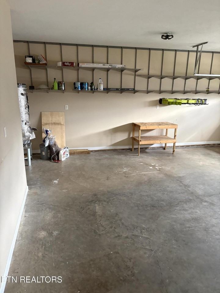 130 Hillsborough Ln - Photo 3 of 19