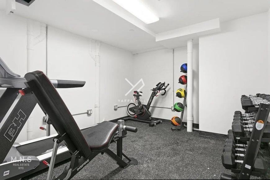 39 E 21st St - Photo 7 of 10