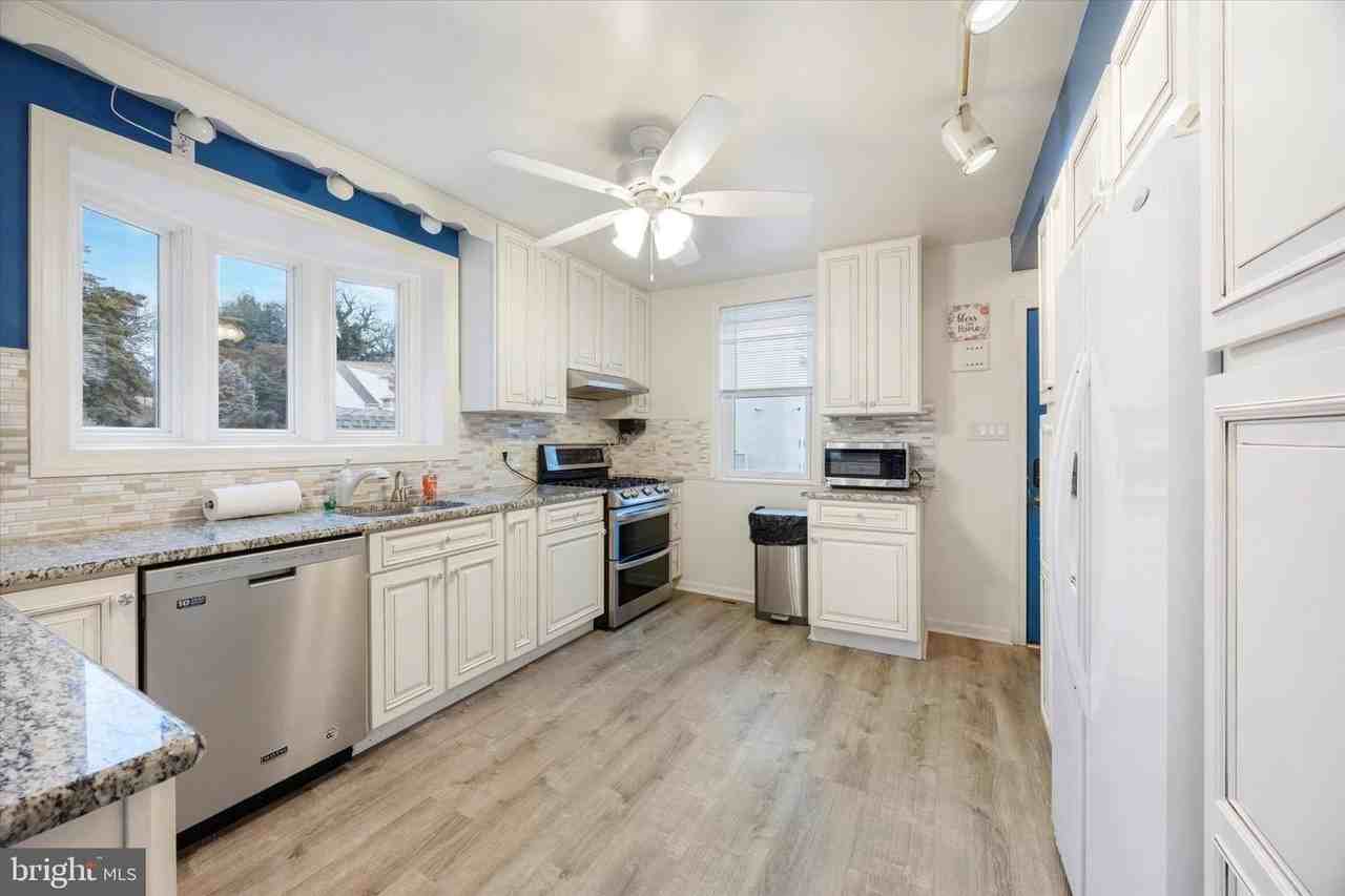 103 Valley Rd - Photo 3 of 15