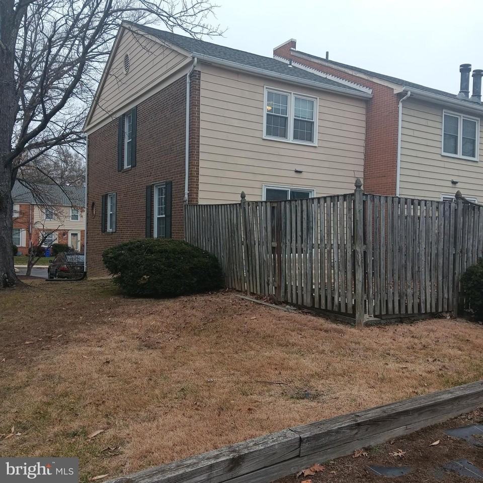 14914 Belle Ami Dr - Photo 3 of 36