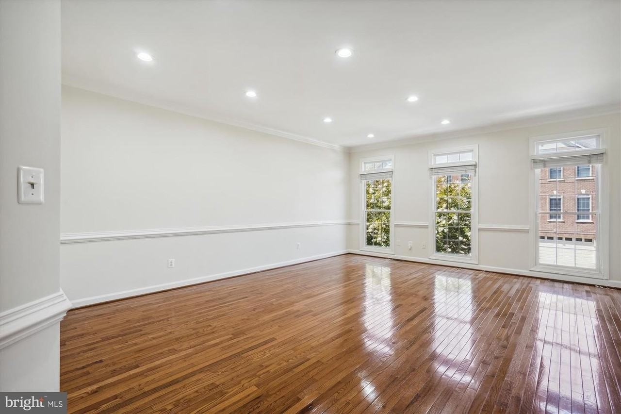 4524 Fair Valley Dr - Photo 6 of 40