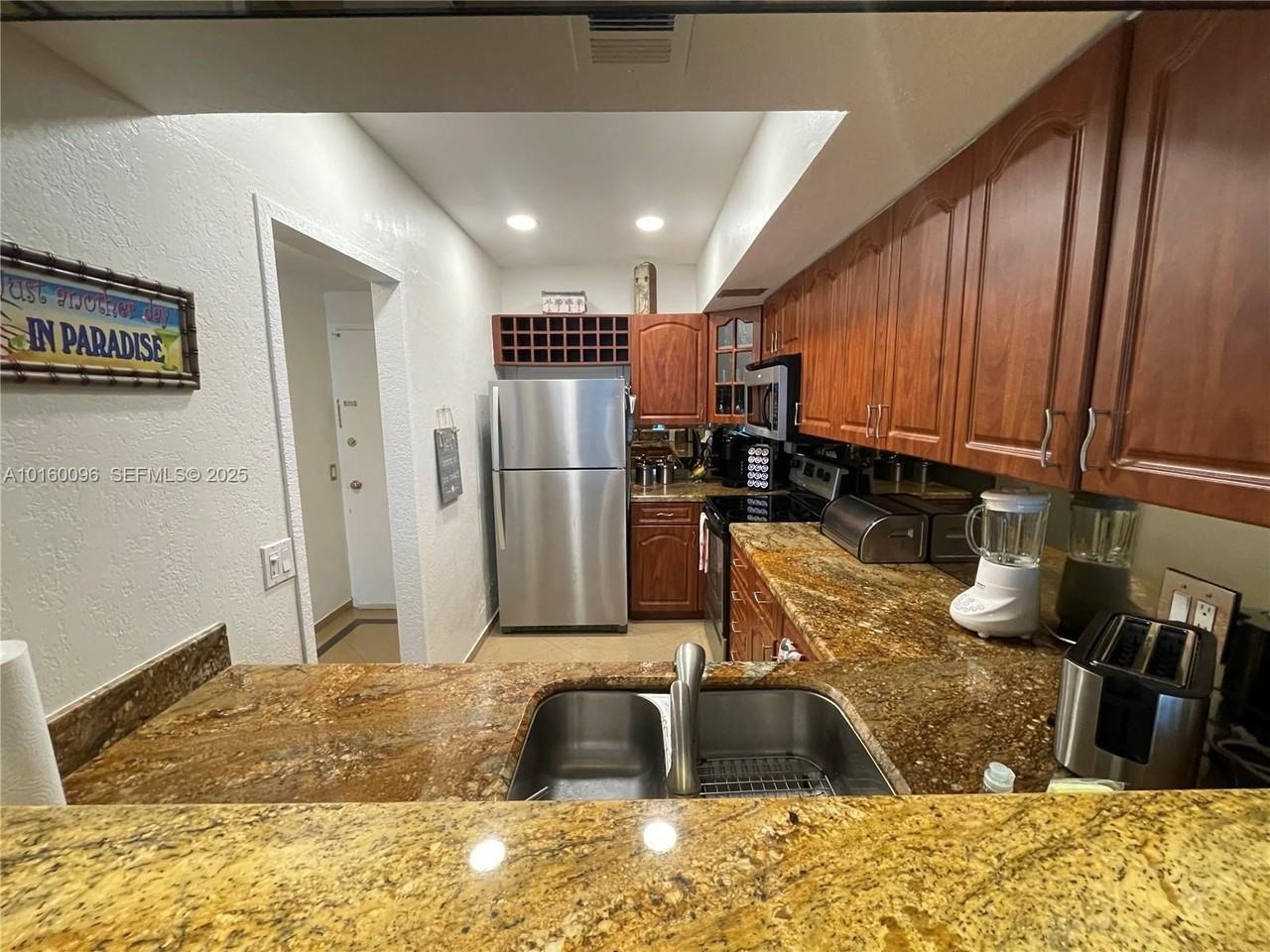 3505 S Ocean Dr #105 - Photo 2 of 7