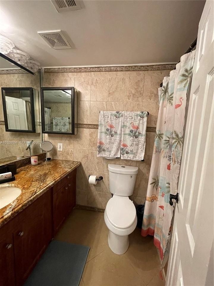 3505 S Ocean Dr #105 - Photo 5 of 7