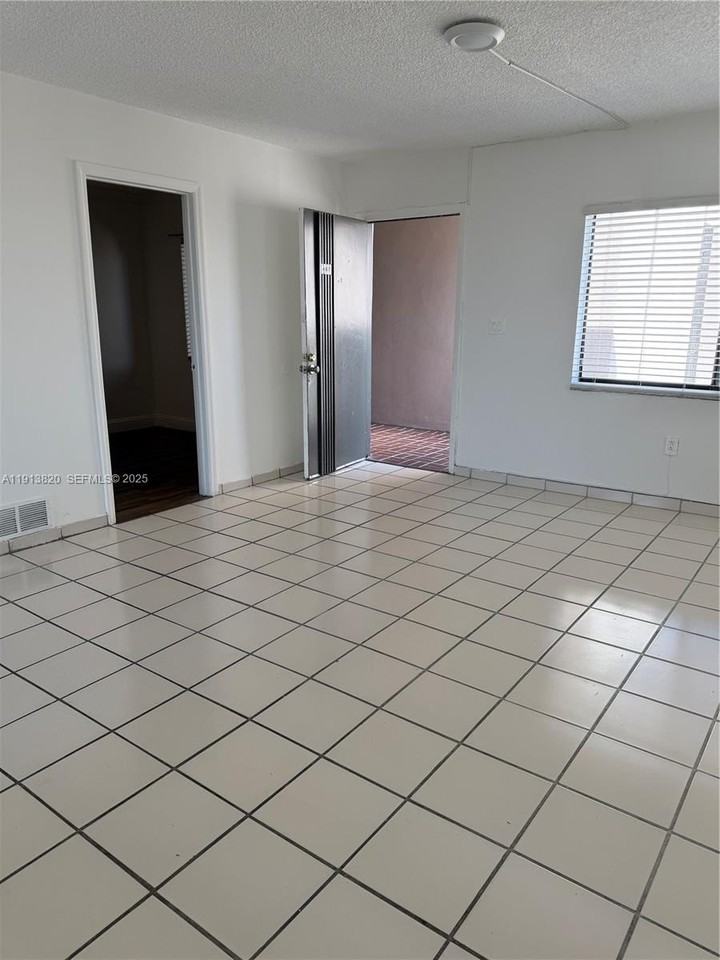 8540 Sw 133rd Avenue Rd #407 - Photo 5 of 12