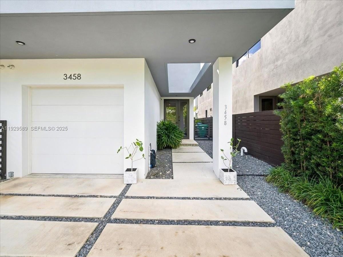 3458 Day Ave - Photo 2 of 29