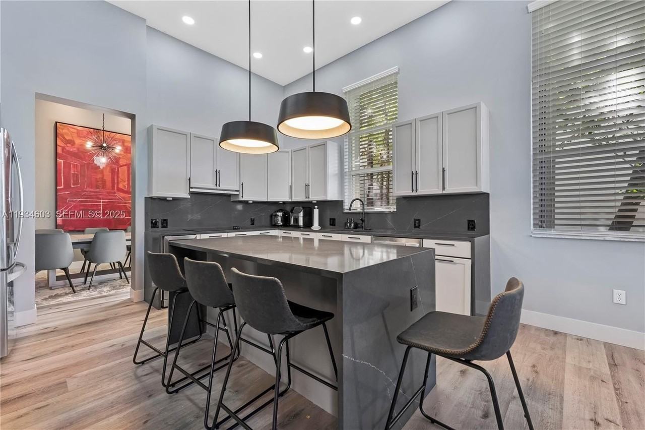 5046 Sw 162nd Ave #0 - Photo 5 of 43