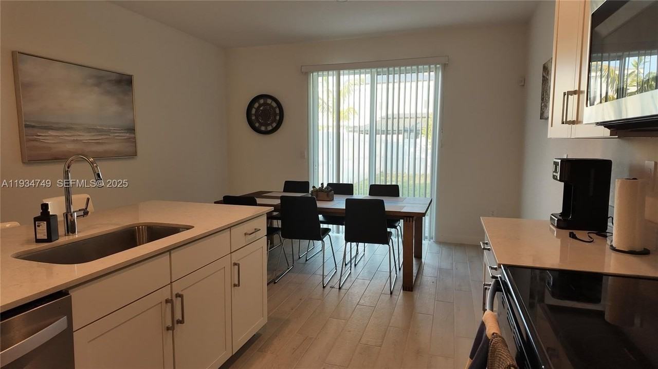 12913 Sw 265th Ter #1 - Photo 7 of 22