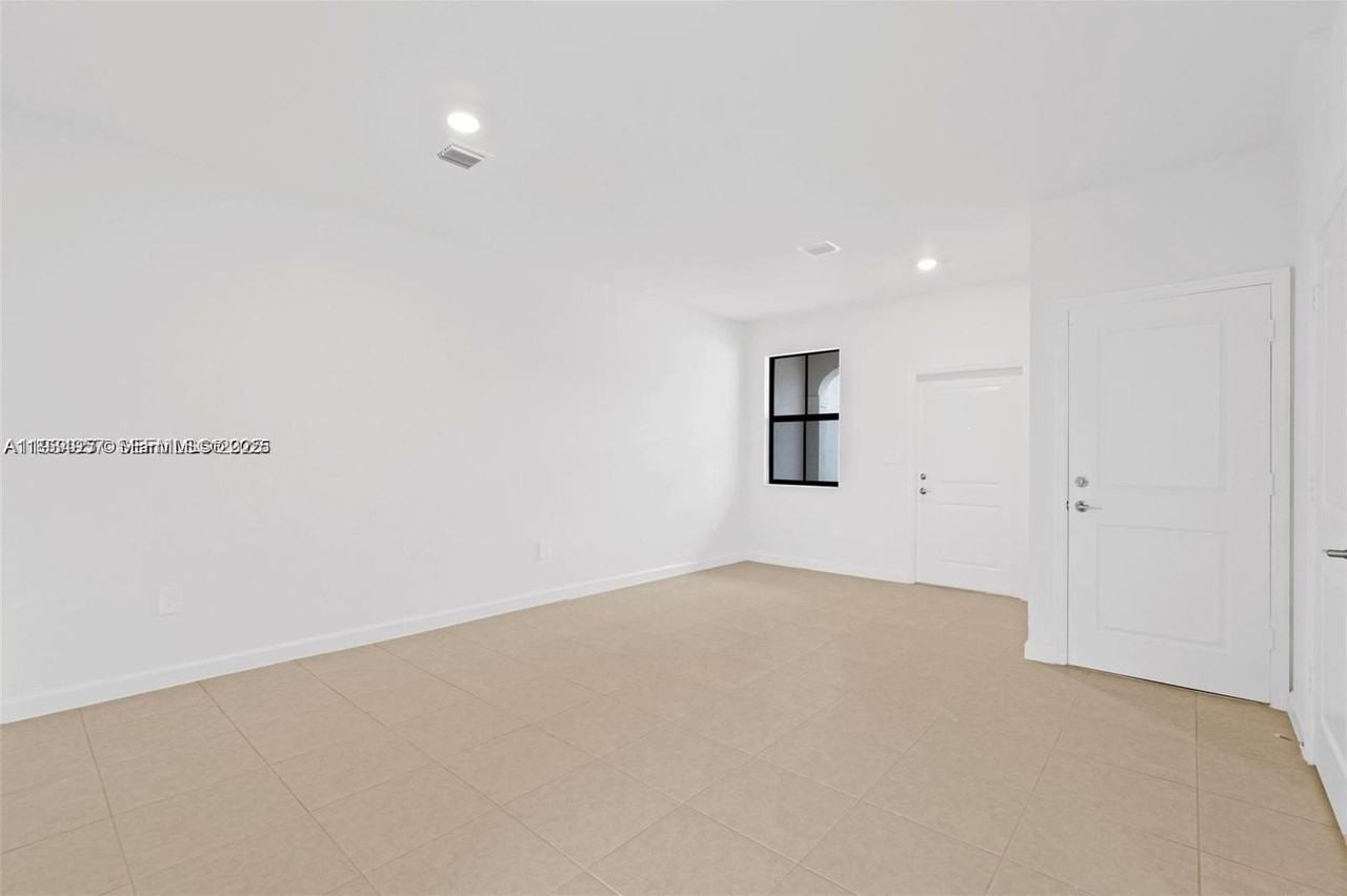 24643 Sw 119th Ct #24643 - Photo 5 of 31