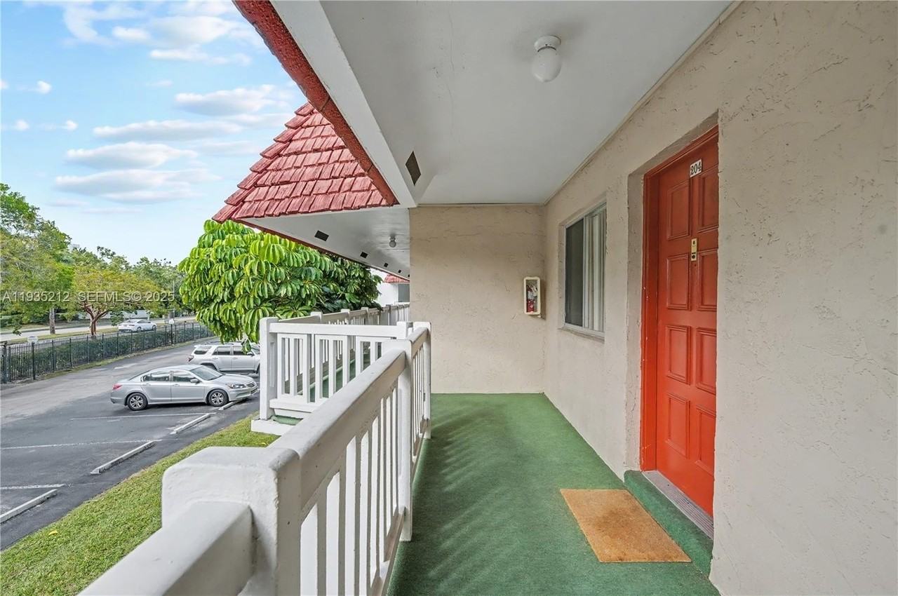 3501 Inverrary Dr #204 - Photo 2 of 16