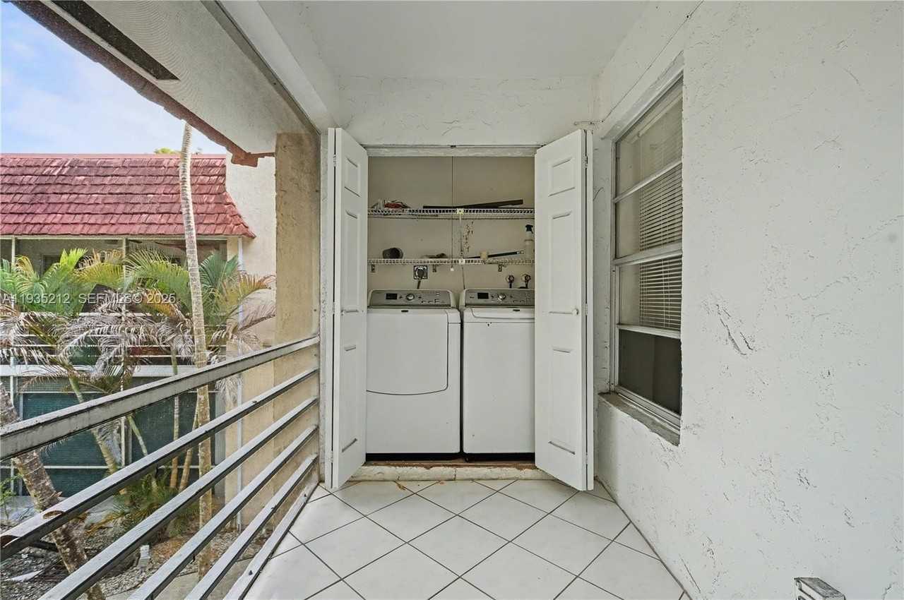 3501 Inverrary Dr #204 - Photo 5 of 16