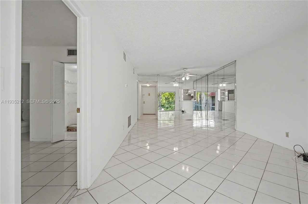 3501 Inverrary Dr #204 - Photo 6 of 16