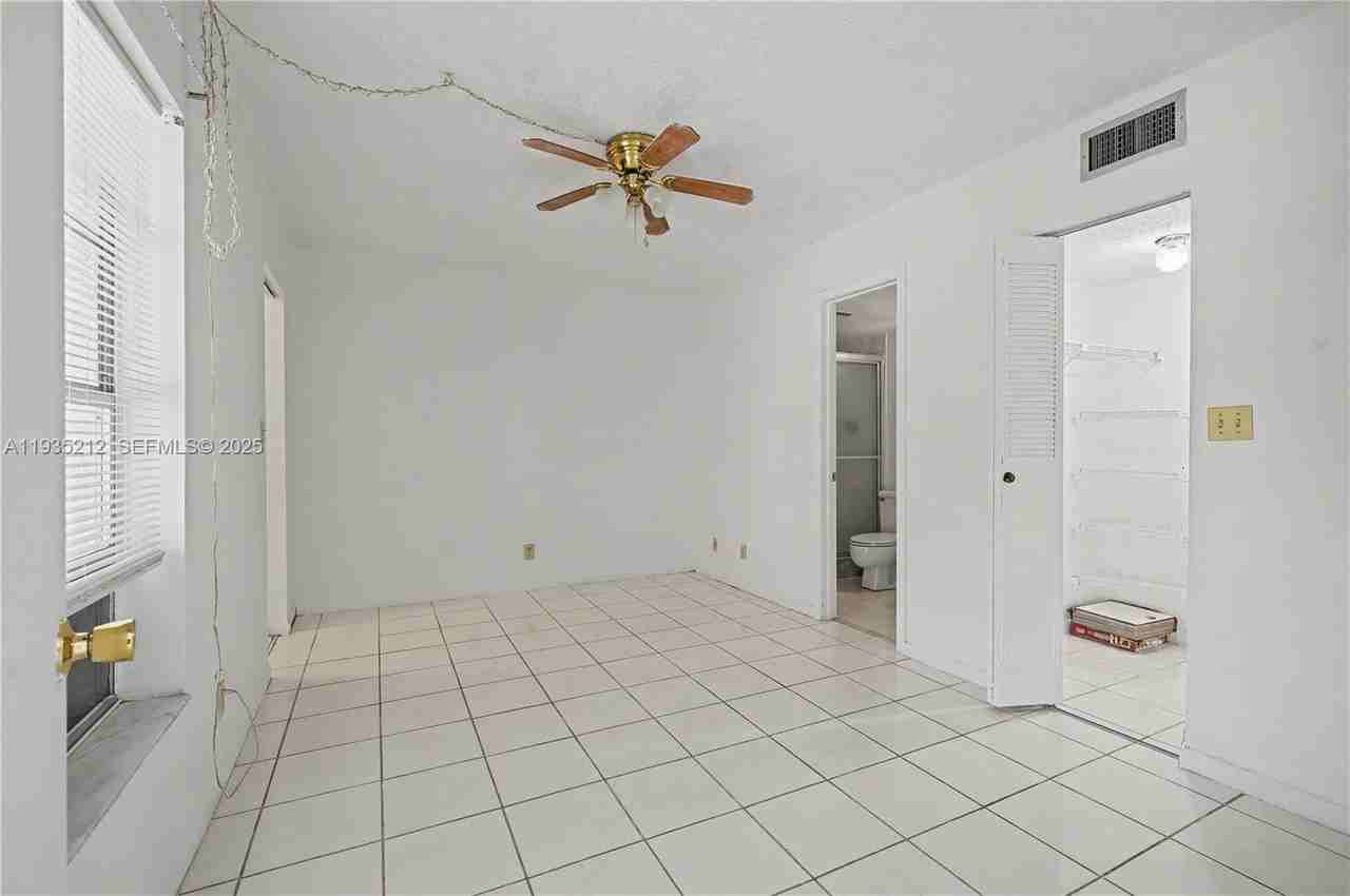 3501 Inverrary Dr #204 - Photo 7 of 16