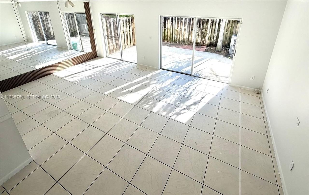 13922 Sw 102nd Ln - Photo 3 of 20