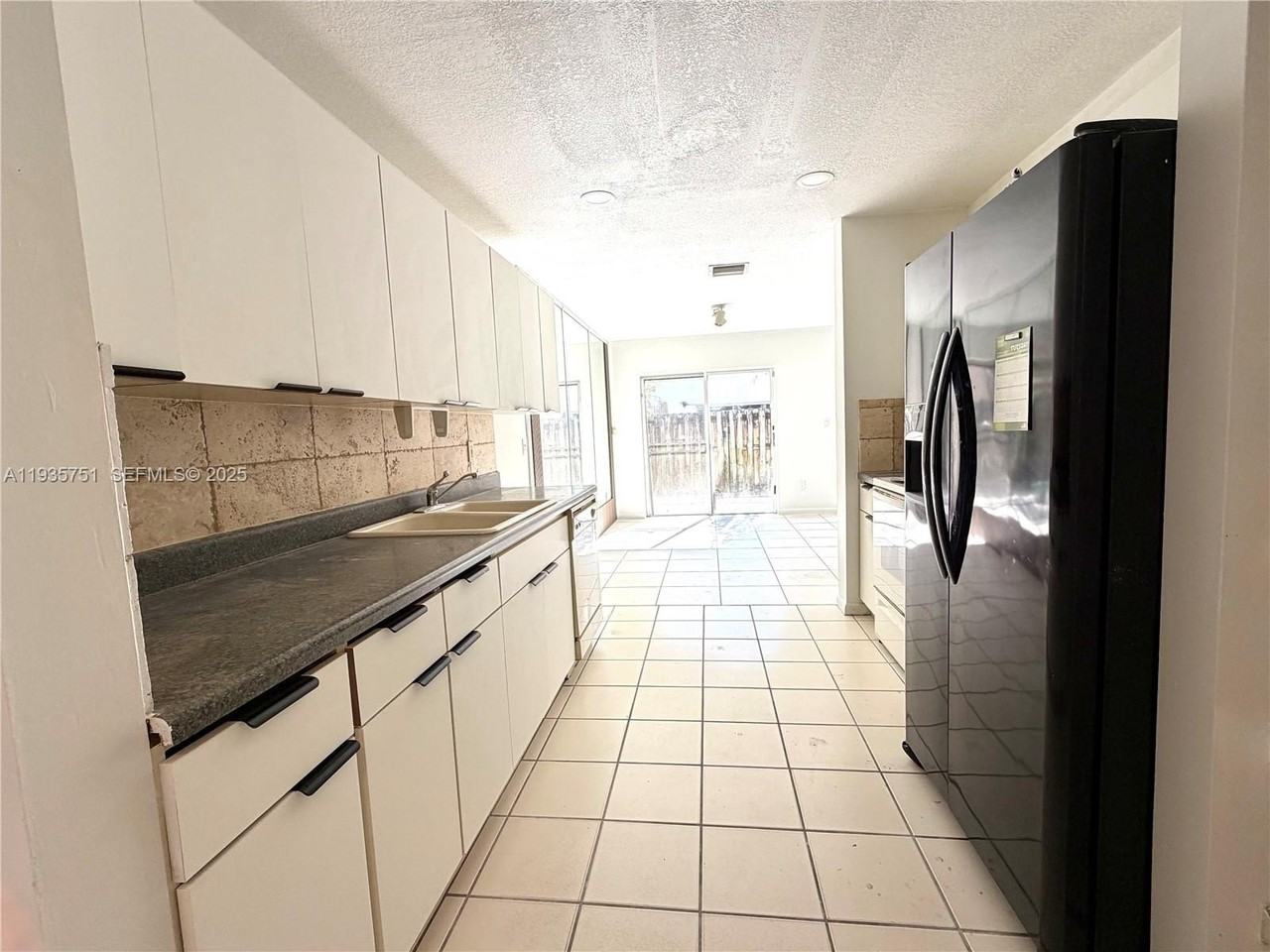 13922 Sw 102nd Ln - Photo 4 of 20