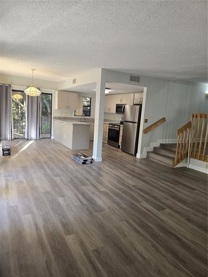 4705 Sw 62nd Ave #201 - Photo 3 of 13