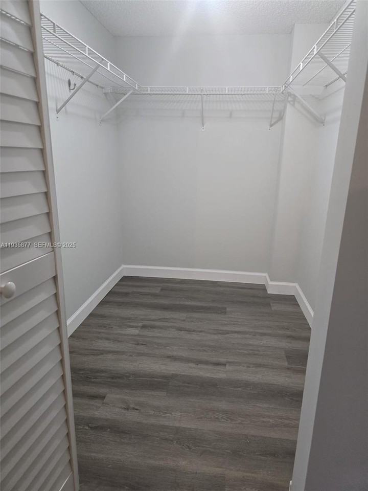 4705 Sw 62nd Ave #201 - Photo 6 of 13