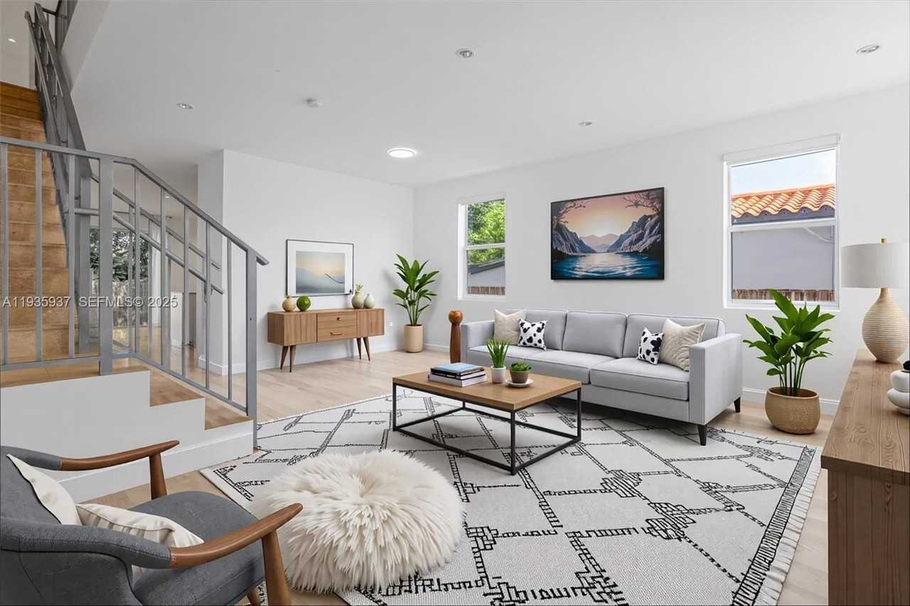 2784 Sw 34th Ave - Photo 5 of 50