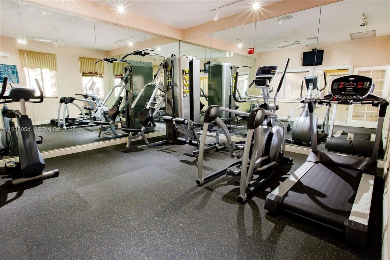 7715 Nw 22nd Ave #201 - Photo 4 of 11