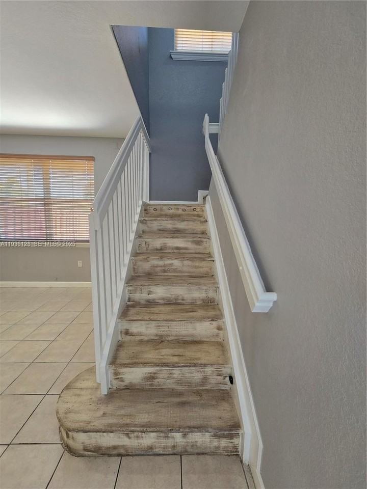 5630 Nw 107th Ave #1605 - Photo 4 of 19