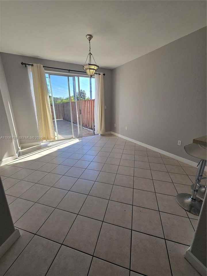 5630 Nw 107th Ave #1605 - Photo 5 of 19