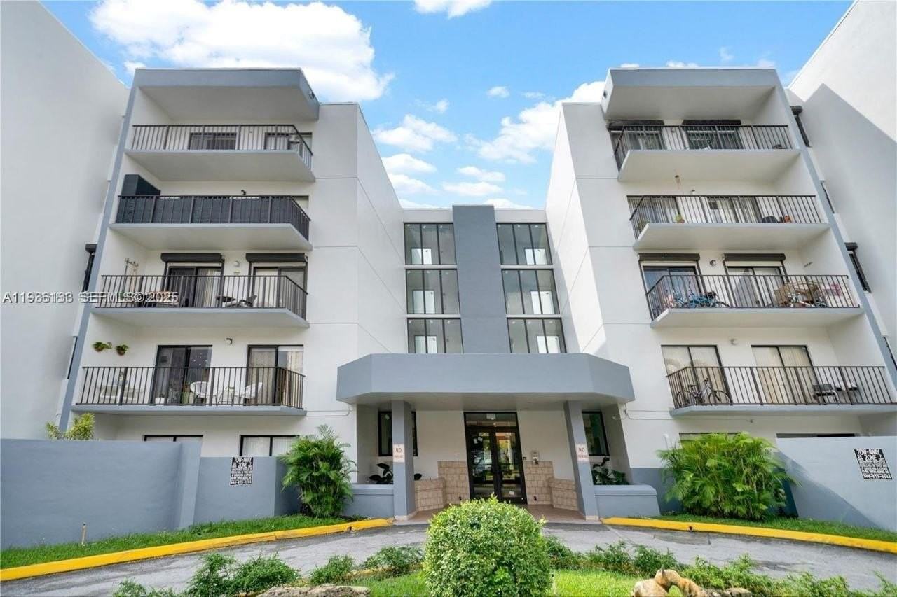 1820 W 53rd St #205 - Photo 2 of 24