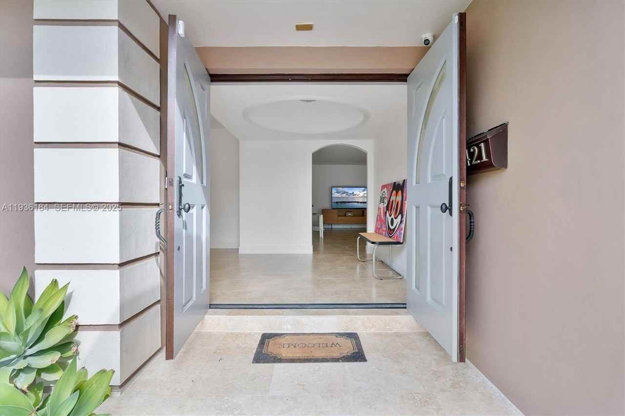 7421 Sw 145th Ter - Photo 5 of 44