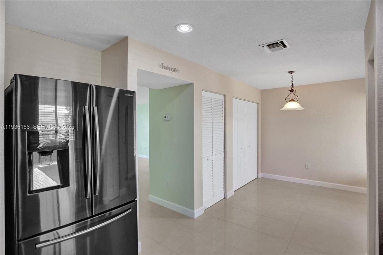 5967 Glasgow Way #0 - Photo 6 of 30