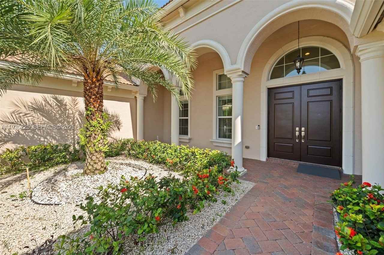 5292 S Sterling Ranch Cir - Photo 3 of 39