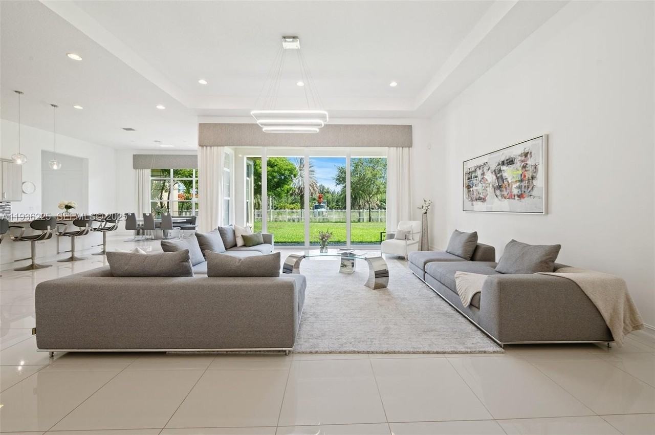 5292 S Sterling Ranch Cir - Photo 7 of 39