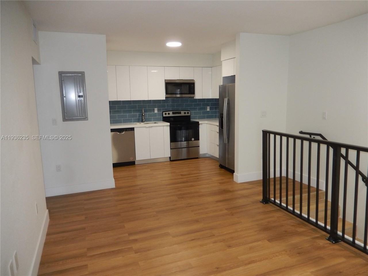 16955 Sw 100th Ave #10 - Photo 5 of 10