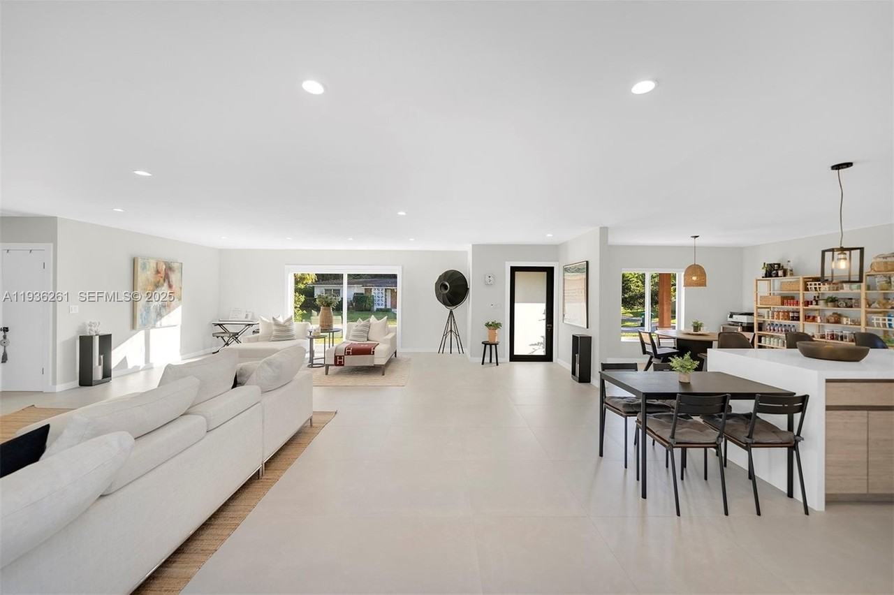 5835 Sw 100th Ter - Photo 4 of 19