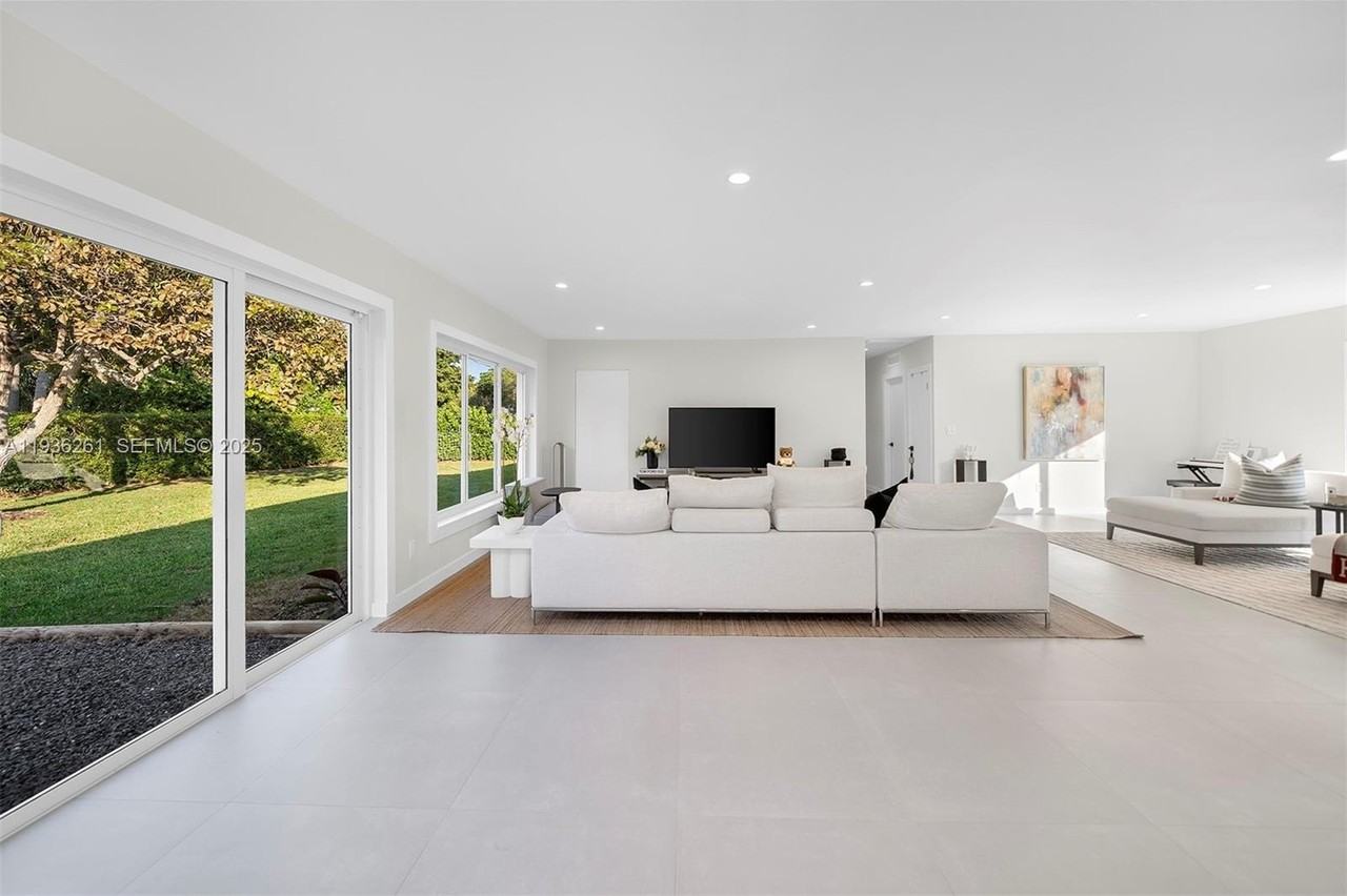 5835 Sw 100th Ter - Photo 5 of 19