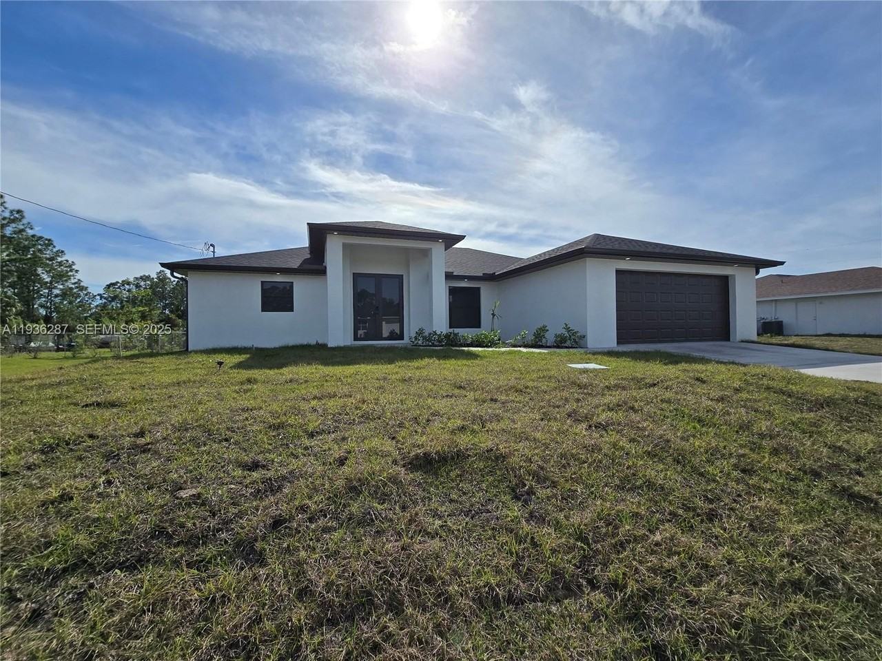 1605 W 11th St #1 - Photo 3 of 46