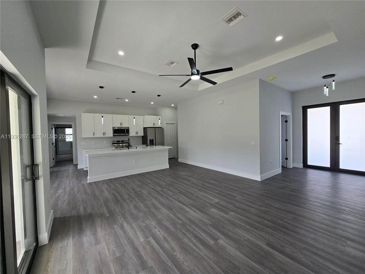 1605 W 11th St #1 - Photo 7 of 46