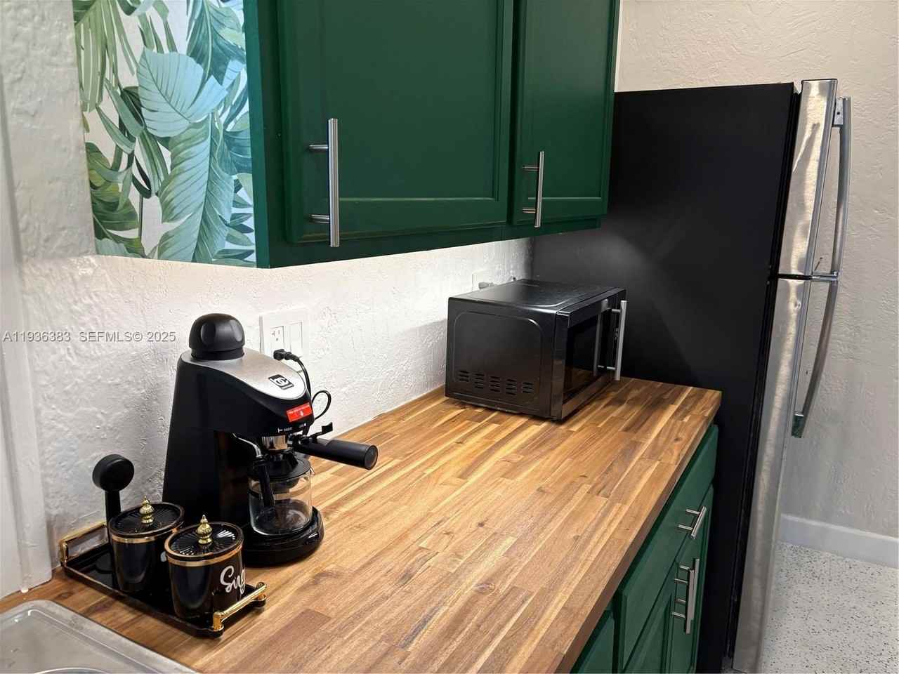 1901 Sw SW 9 Street #2 - Photo 5 of 30