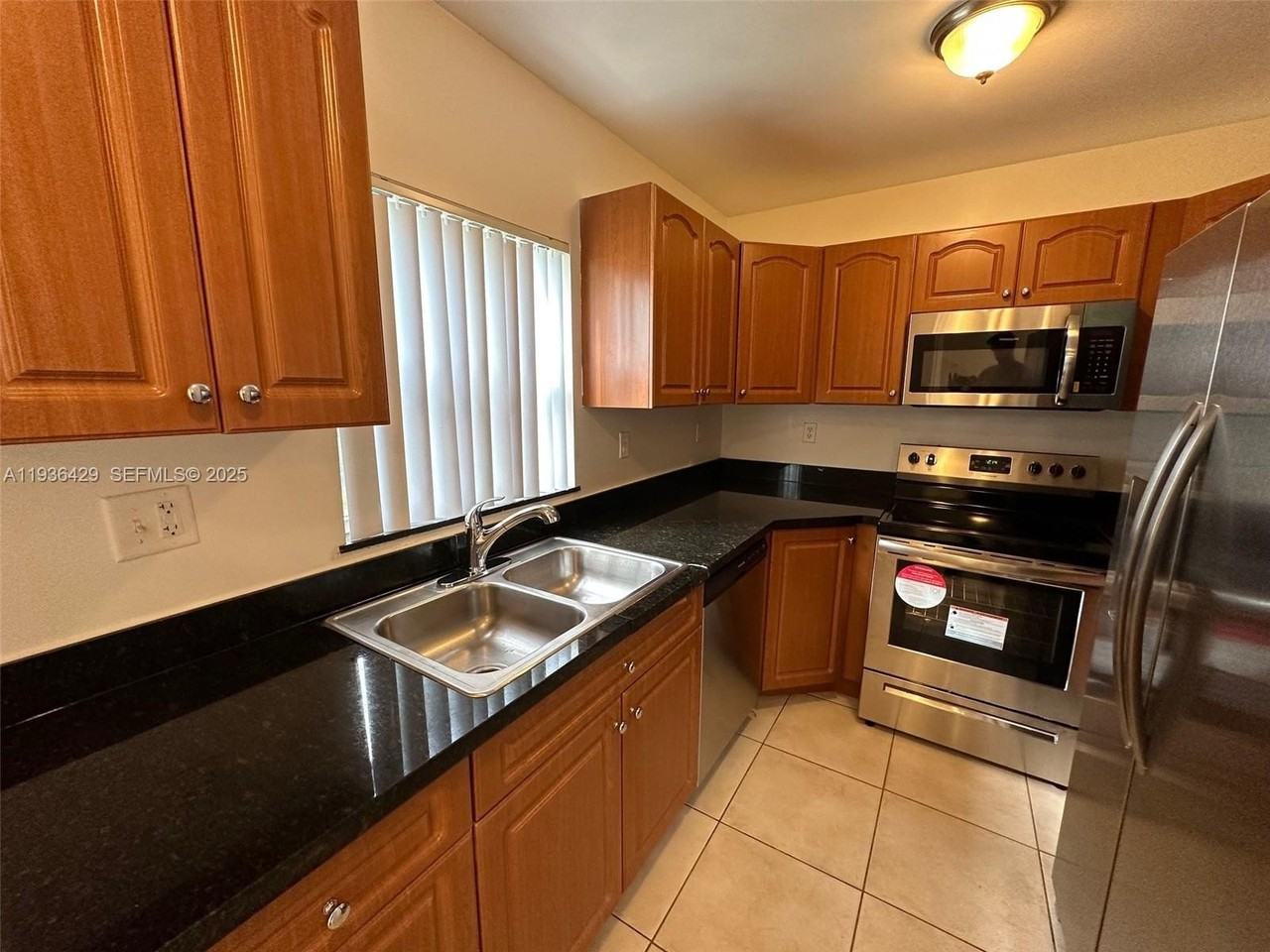 214 Nw 14th Ave #0 - Photo 5 of 24