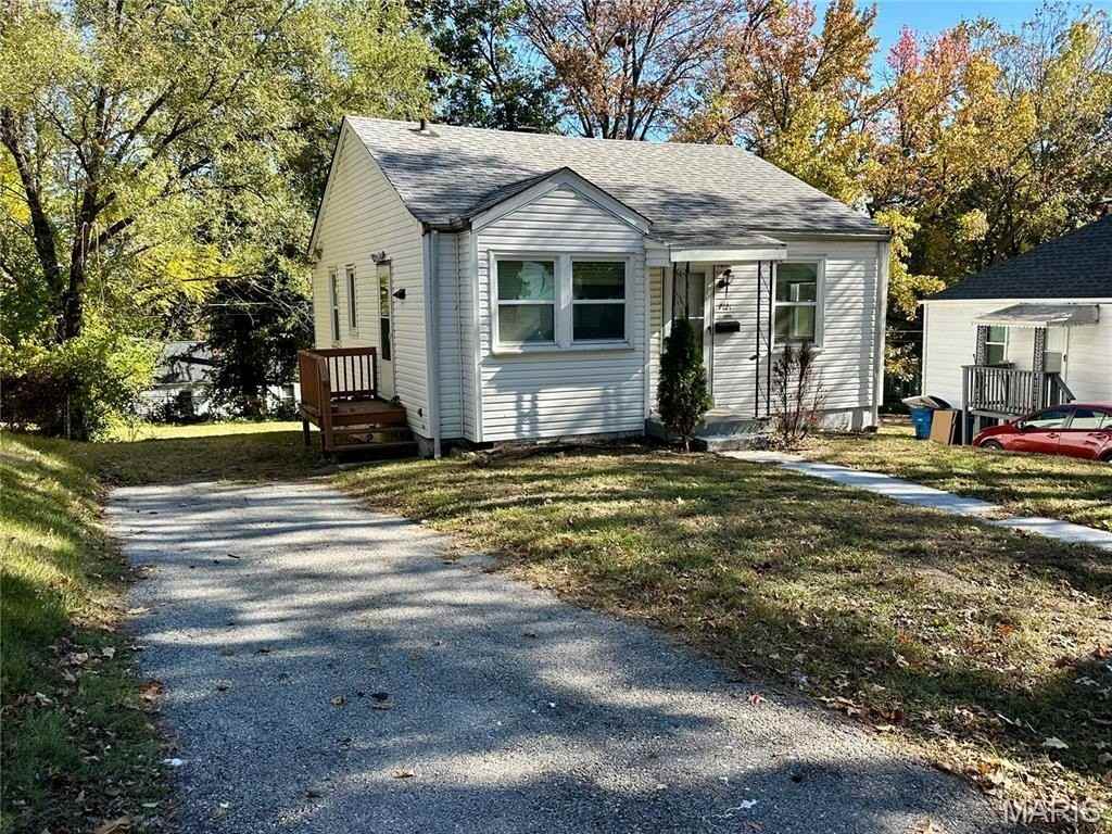 7121 Lamont Dr - Photo 4 of 47