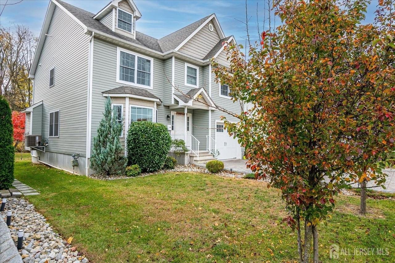 169 Metuchen Ave - Photo 2 of 36