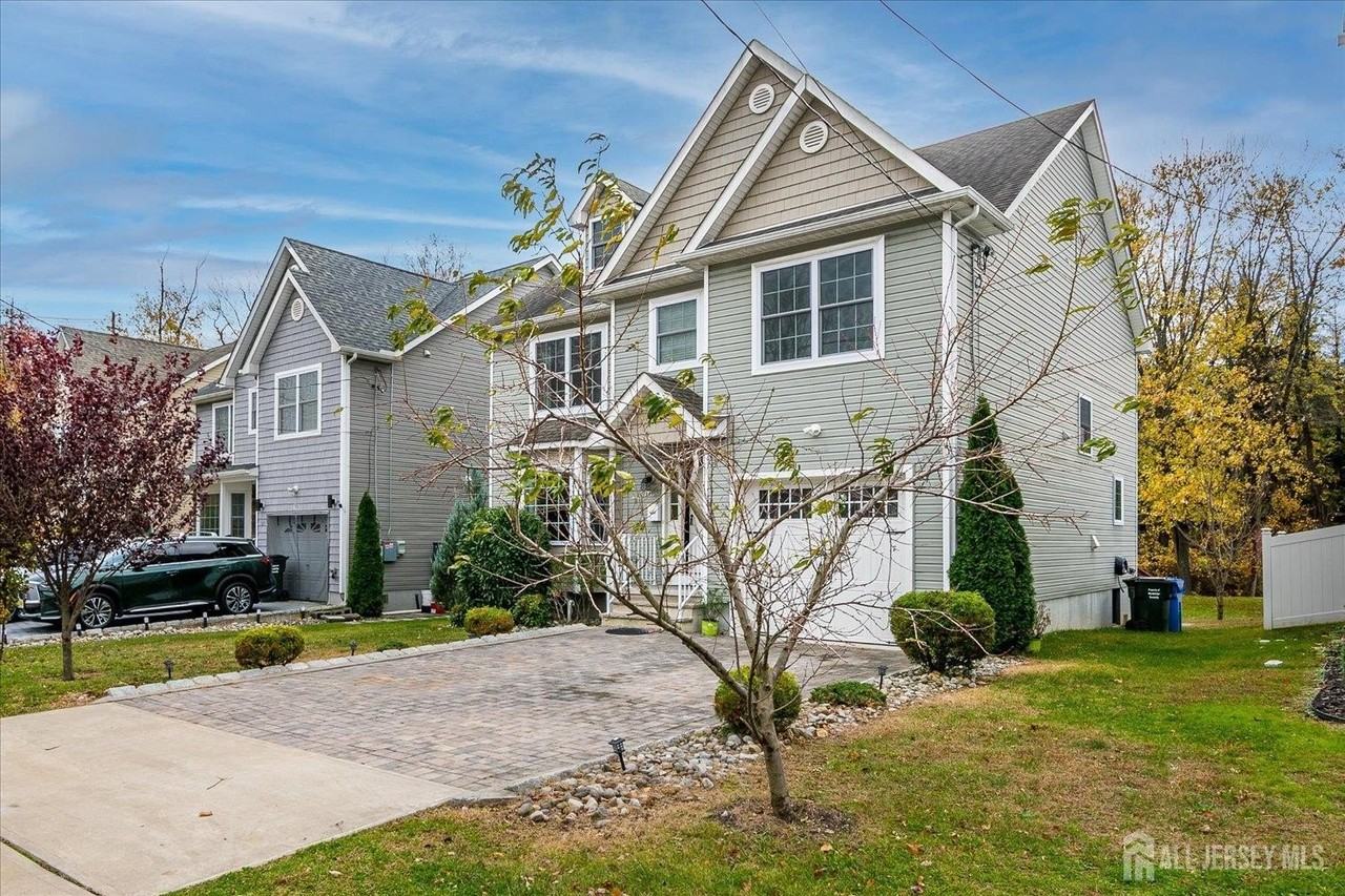 169 Metuchen Ave - Photo 3 of 36