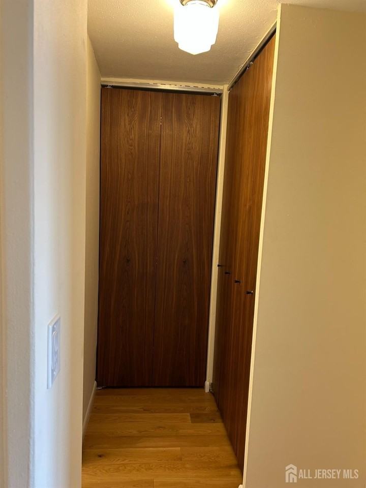 123 S Adelaide Ave #4M - Photo 5 of 18