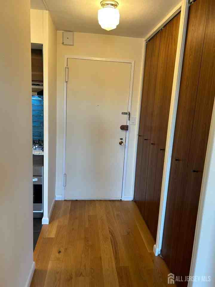 123 S Adelaide Ave #4M - Photo 6 of 18