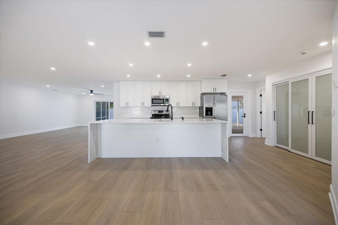 328 Monet Dr - Photo 7 of 50