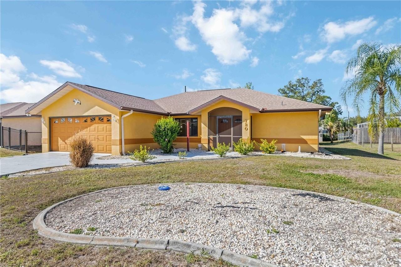 120 Aurora St - Photo 3 of 30