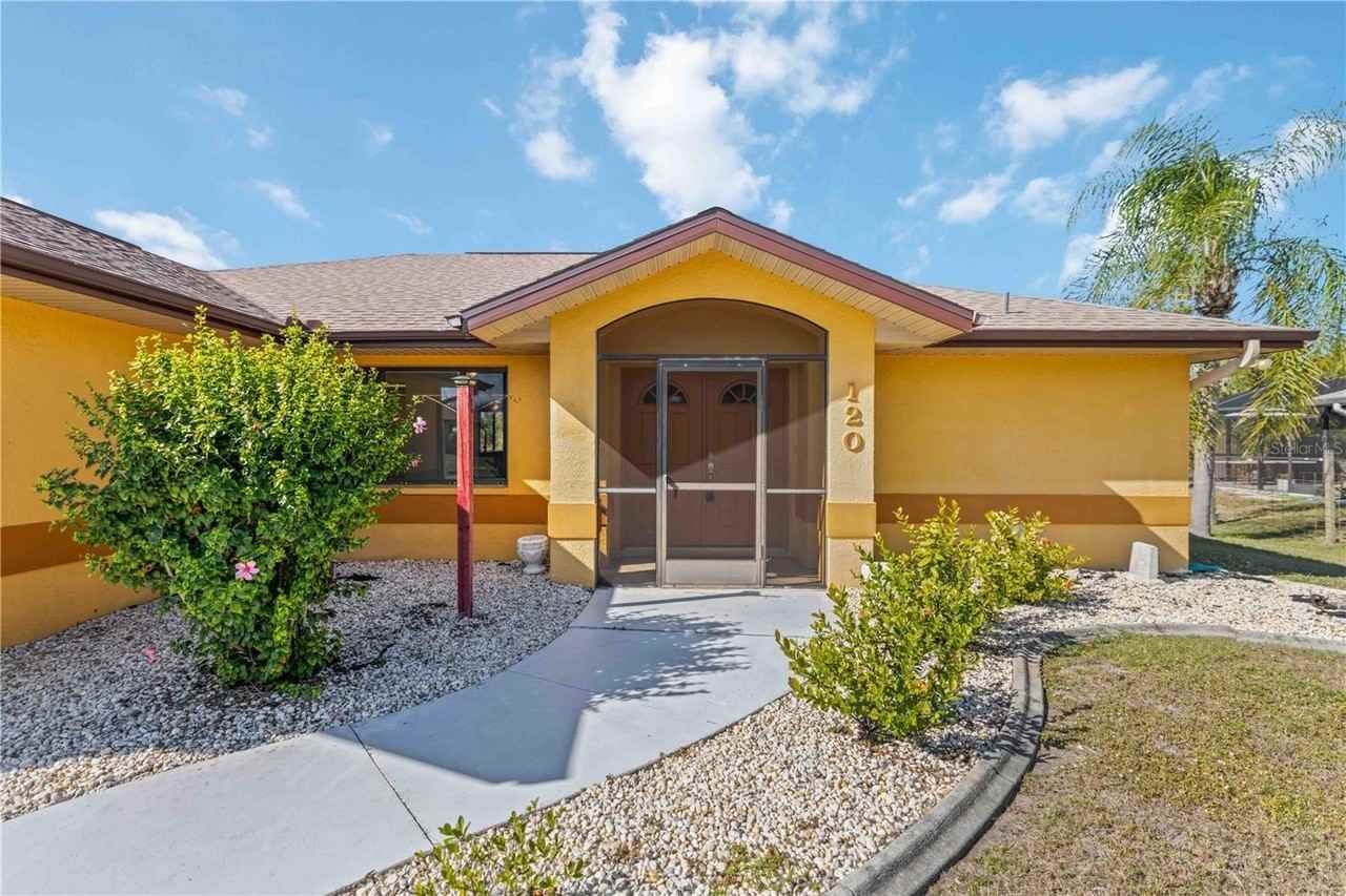 120 Aurora St - Photo 4 of 30