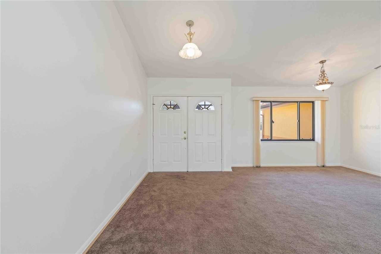 120 Aurora St - Photo 5 of 30