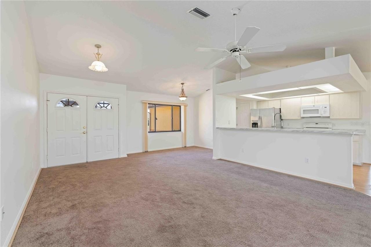 120 Aurora St - Photo 6 of 30