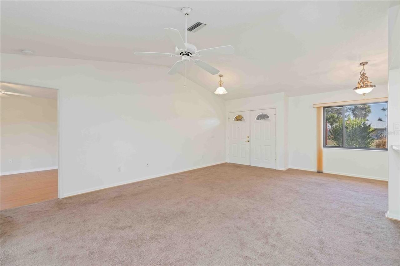 120 Aurora St - Photo 7 of 30