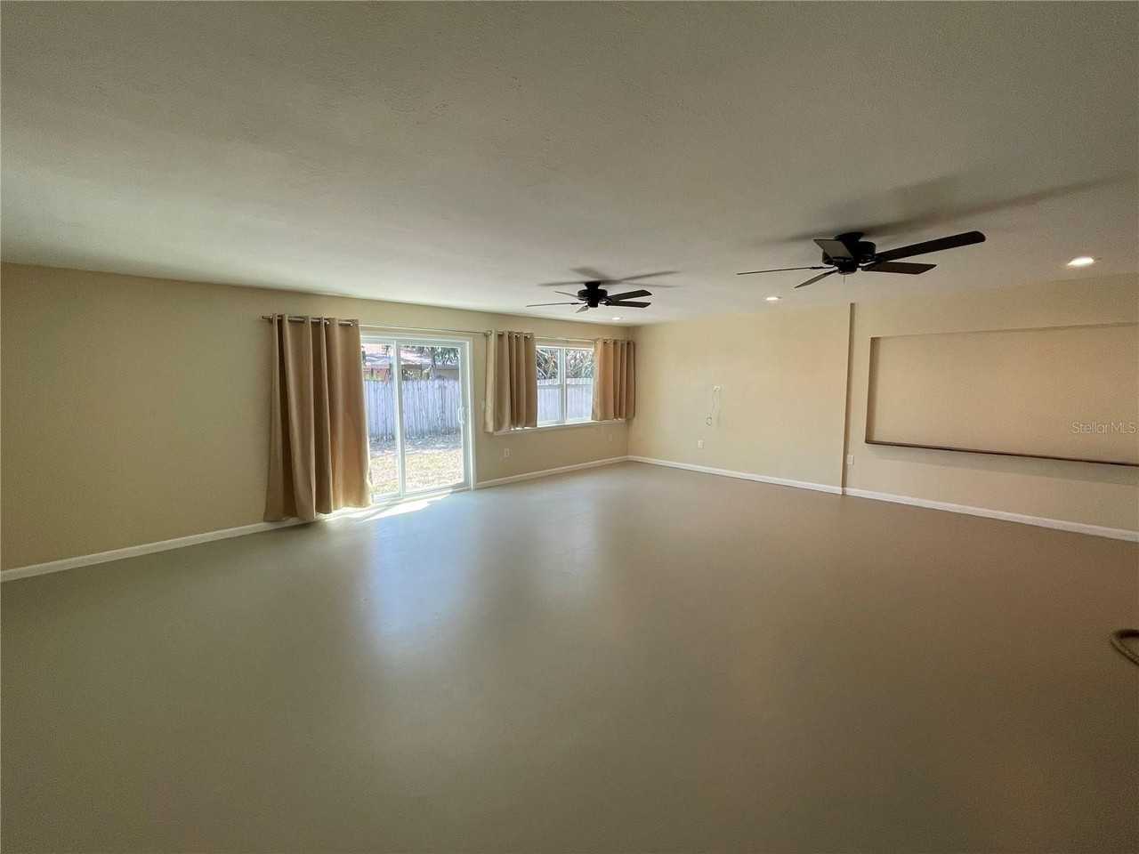 6185 Deming Ave - Photo 2 of 17